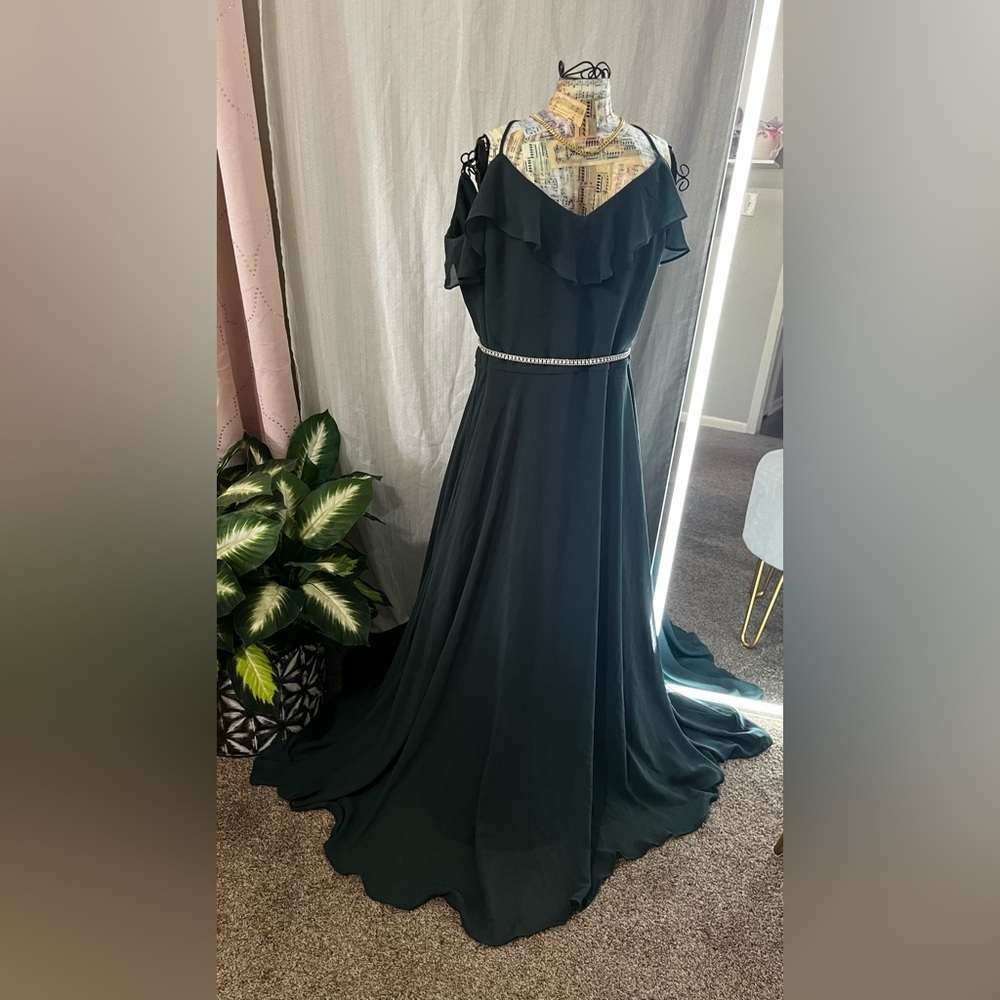 Bill Levkoff Green Ruffled Tiered Prom Gown
